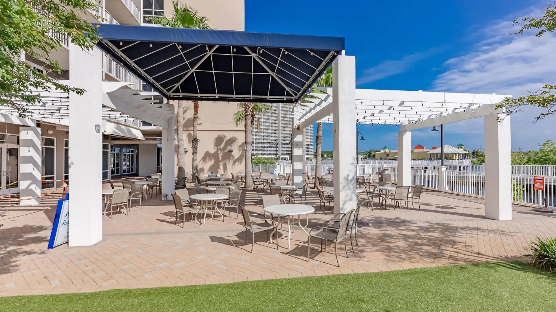 Apartment Stunning 4Bd! Oceanview! Free Beach Chair Service! Sleeps 10! By Dolce Vita Getaways Panama City Beach