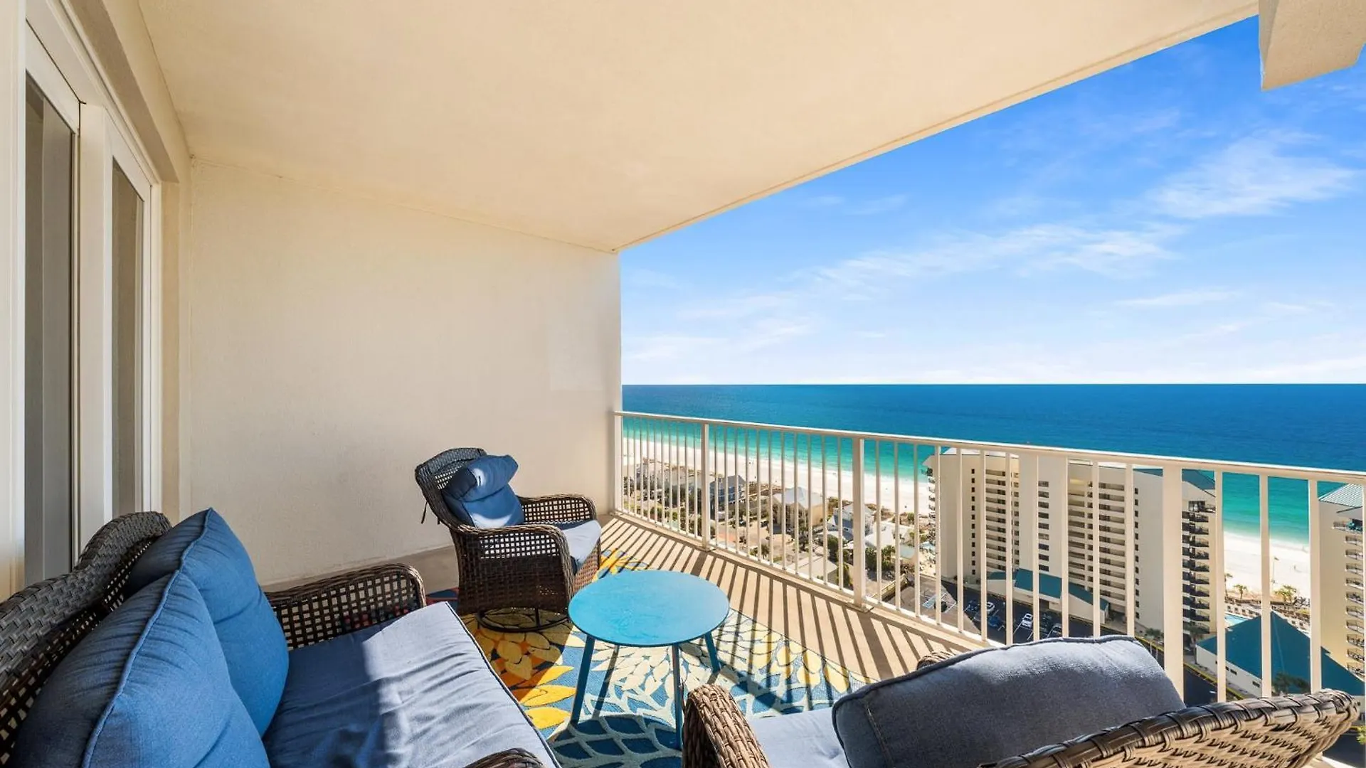 Apartment Stunning 4Bd! Oceanview! Free Beach Chair Service! Sleeps 10! By Dolce Vita Getaways Panama City Beach