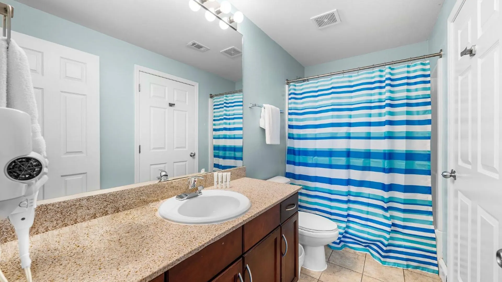 Stunning 4Bd! Oceanview! Free Beach Chair Service! Sleeps 10! By Dolce Vita Getaways Panama City Beach