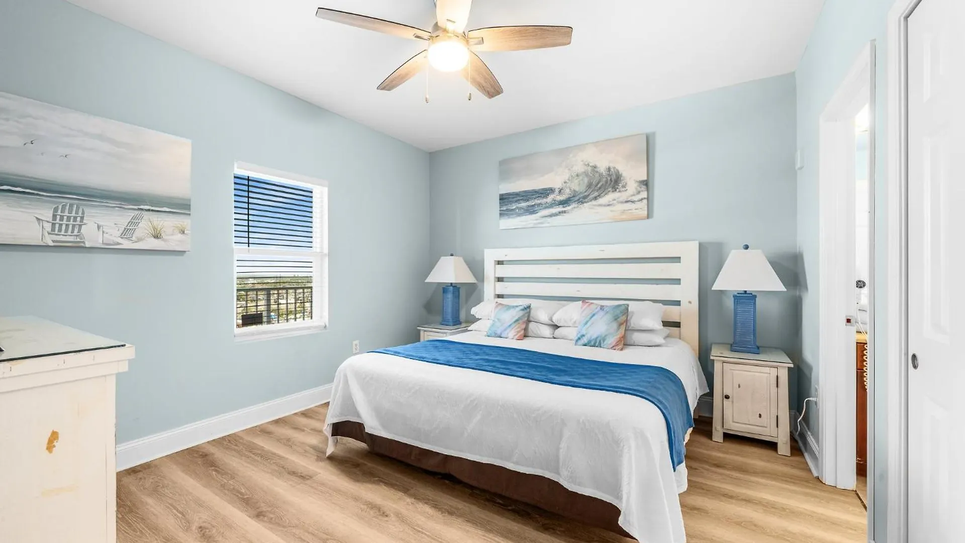 Stunning 4Bd! Oceanview! Free Beach Chair Service! Sleeps 10! By Dolce Vita Getaways Panama City Beach Apartment