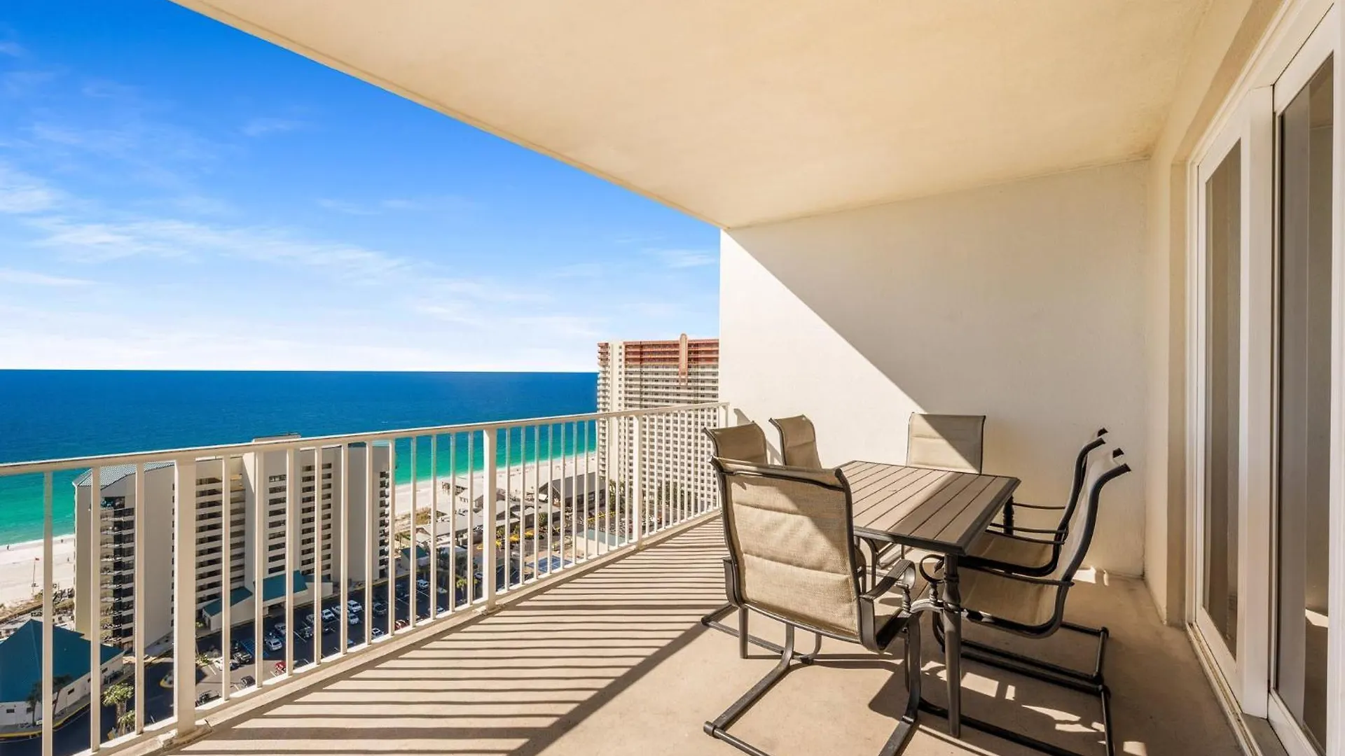 Stunning 4Bd! Oceanview! Free Beach Chair Service! Sleeps 10! By Dolce Vita Getaways Panama City Beach